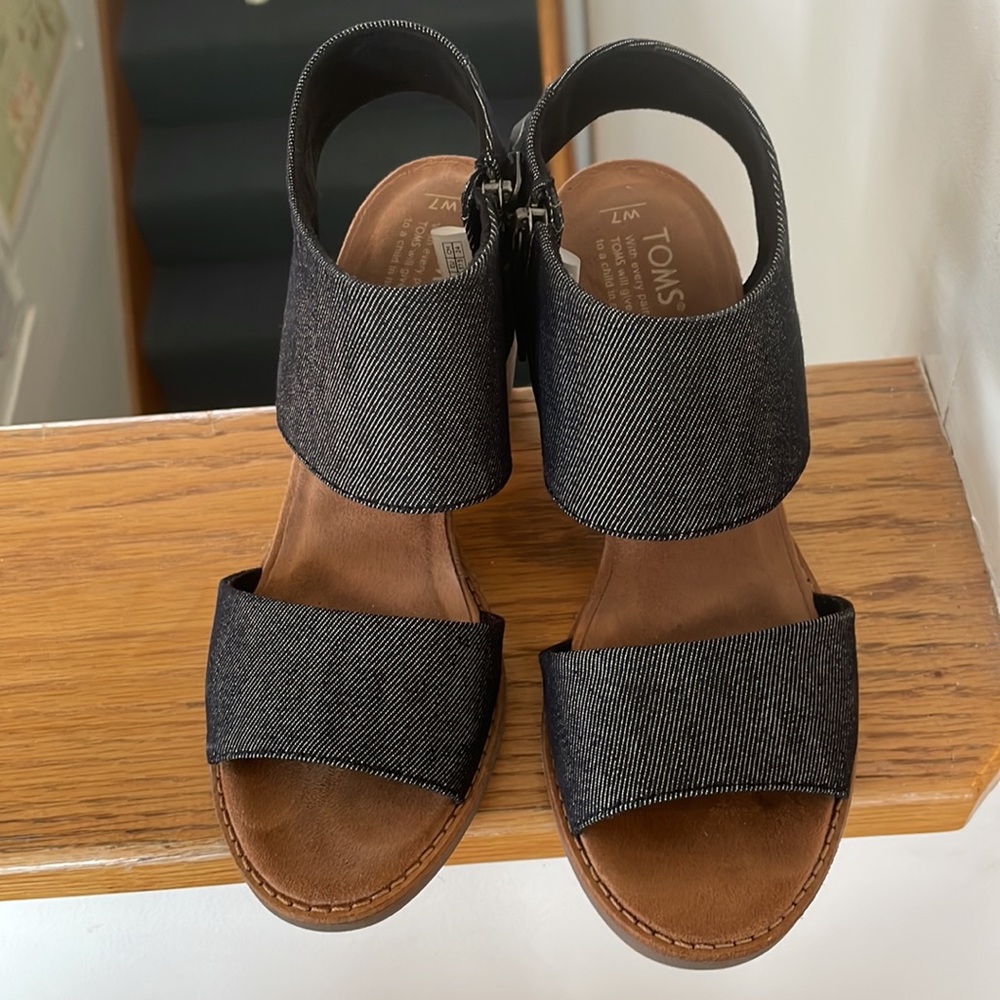 Toms Majorca Cutout Sandals